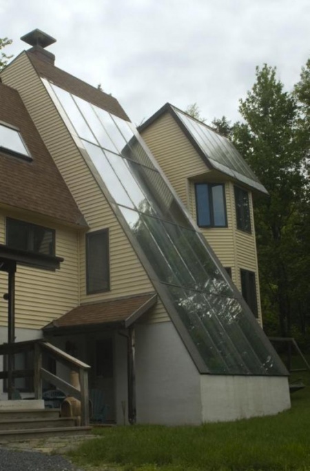 Pourquoi choisir une installation solaire à CURGIES pour votre habitat ?